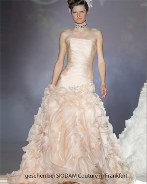 NOVIA D'ART - Brautkleid Tess (Quelle: Novia d'Art)