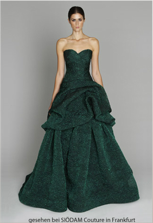 Monique Lhuillier - Smaragdgruen Ballkleid (Quelle: Monique Lhuillier)