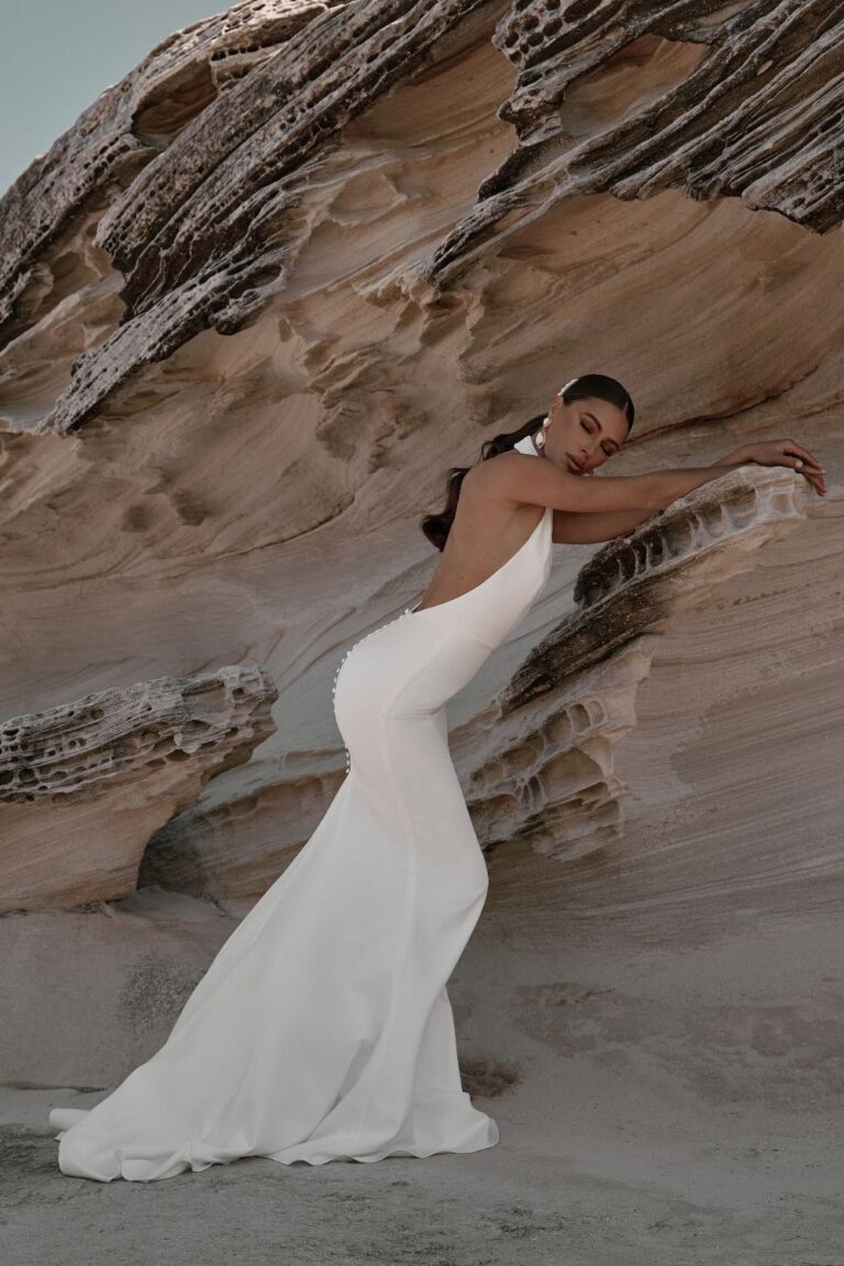 Modell Grayson von Made with Love Bridal